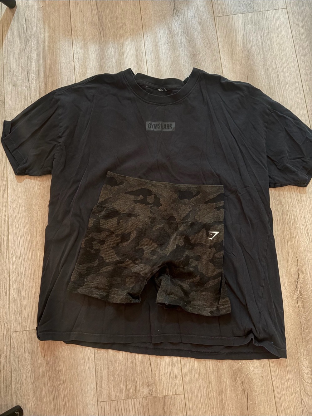 Gymshark adapt camo shorts + baggy tee